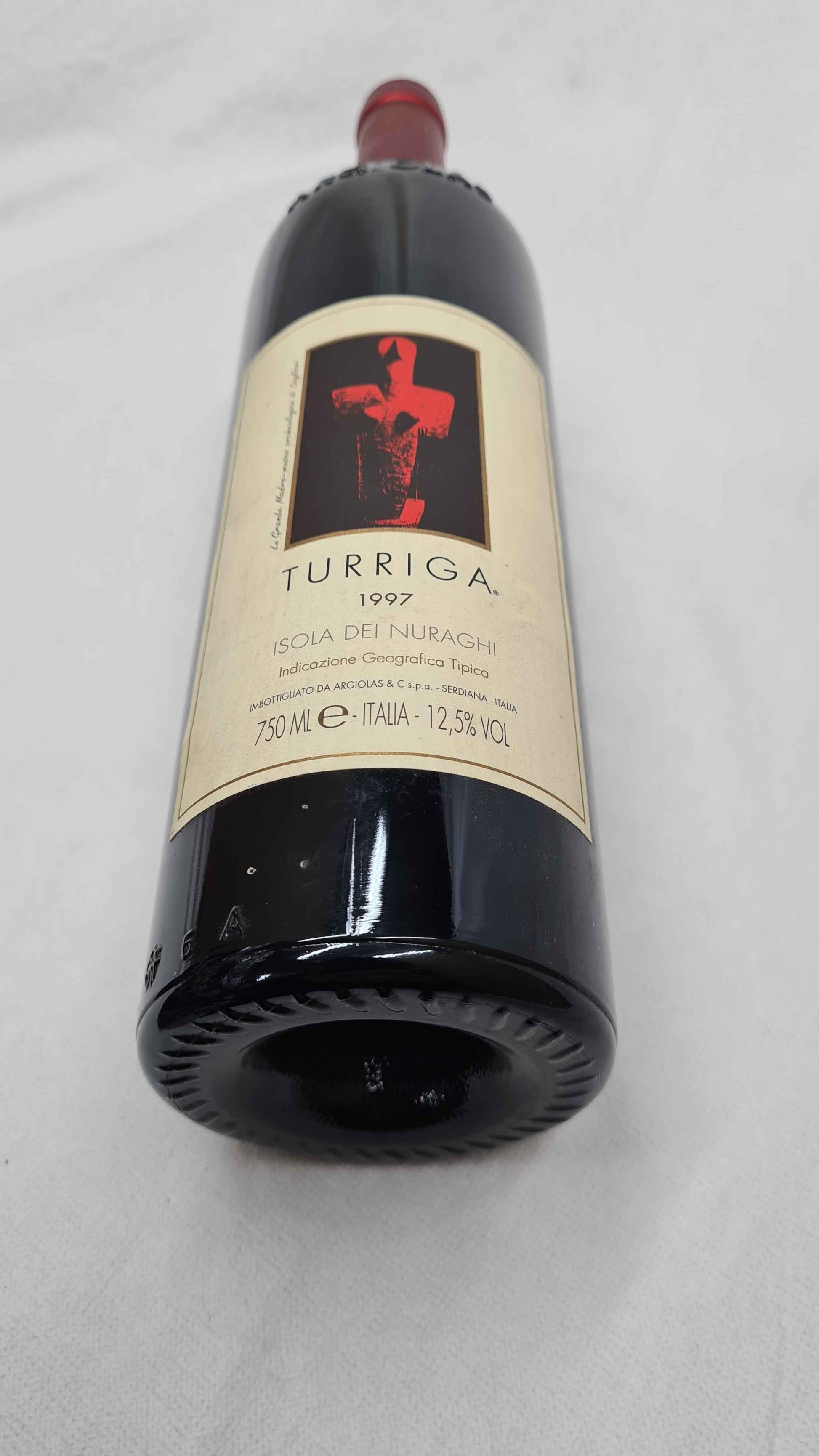 Bottiglia di vino ​Turriga 1997 Isola dei Nuraghi IGT | Vino Rosso Cantine Argiolas