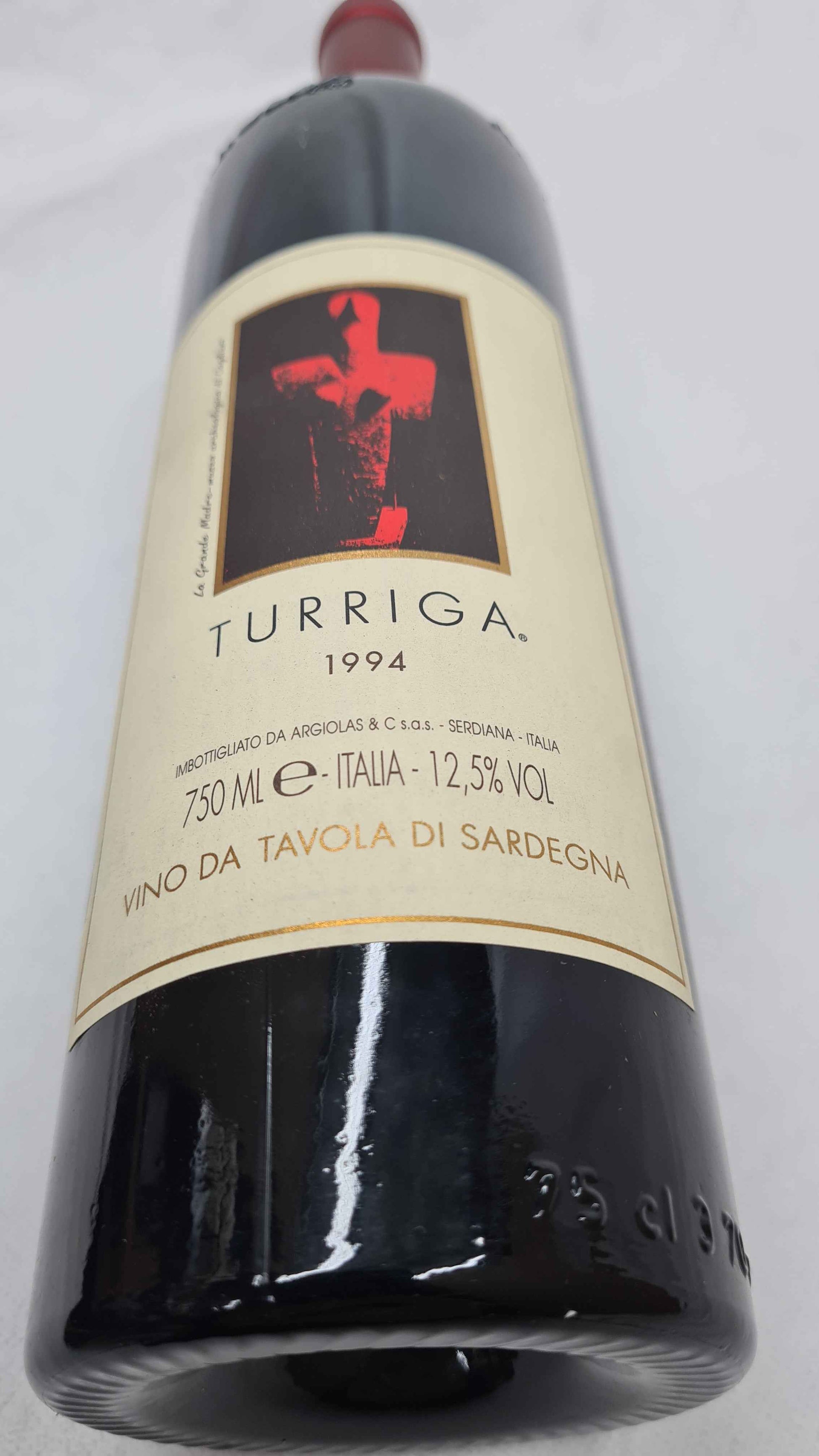 Bottiglia di vino ​Turriga 1994 Isola dei Nuraghi IGT | Vino Rosso Cantine Argiolas