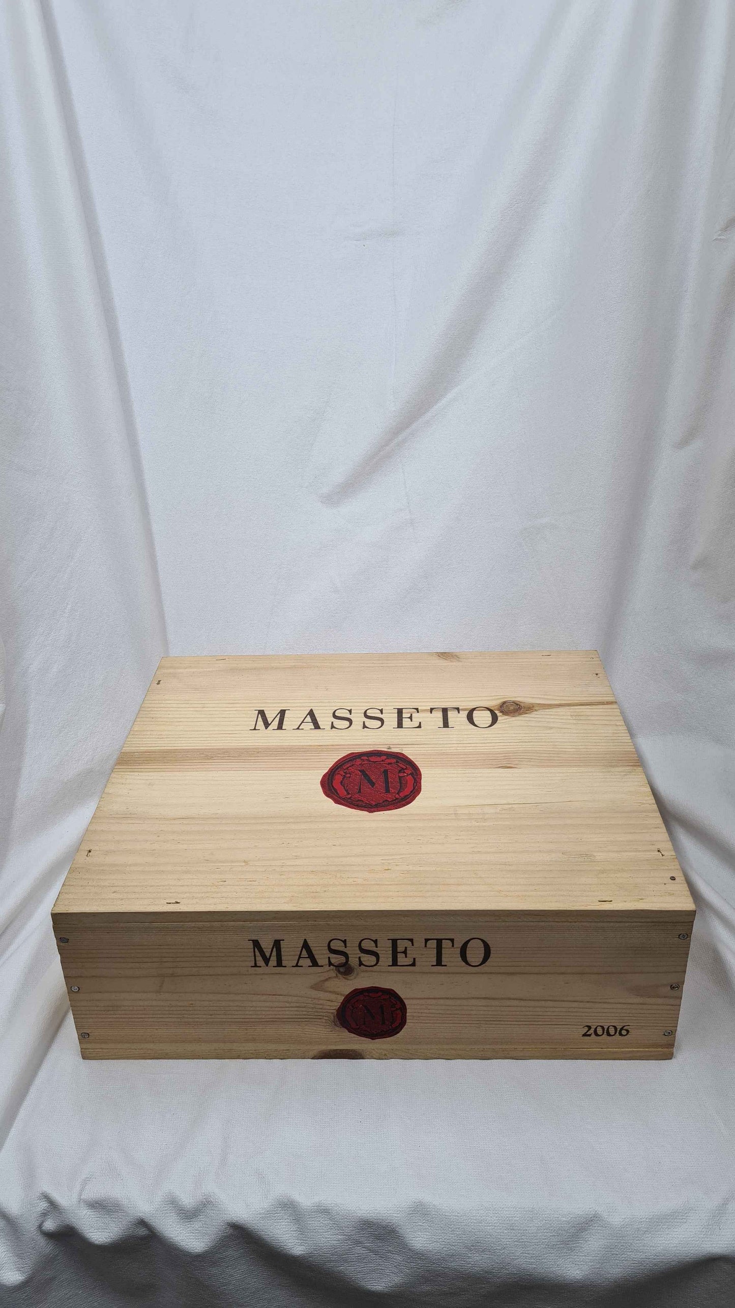 Bottiglia di vino ​Masseto 2006 Toscana IGT | Vino Rosso 100% Merlot