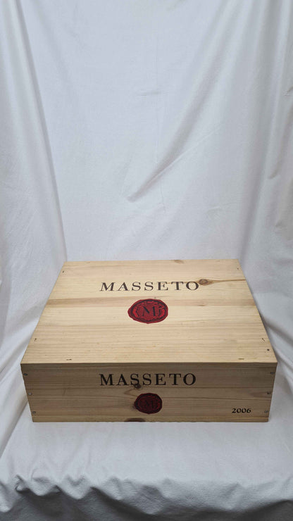 Bottiglia di vino ​Masseto 2006 Toscana IGT | Vino Rosso 100% Merlot