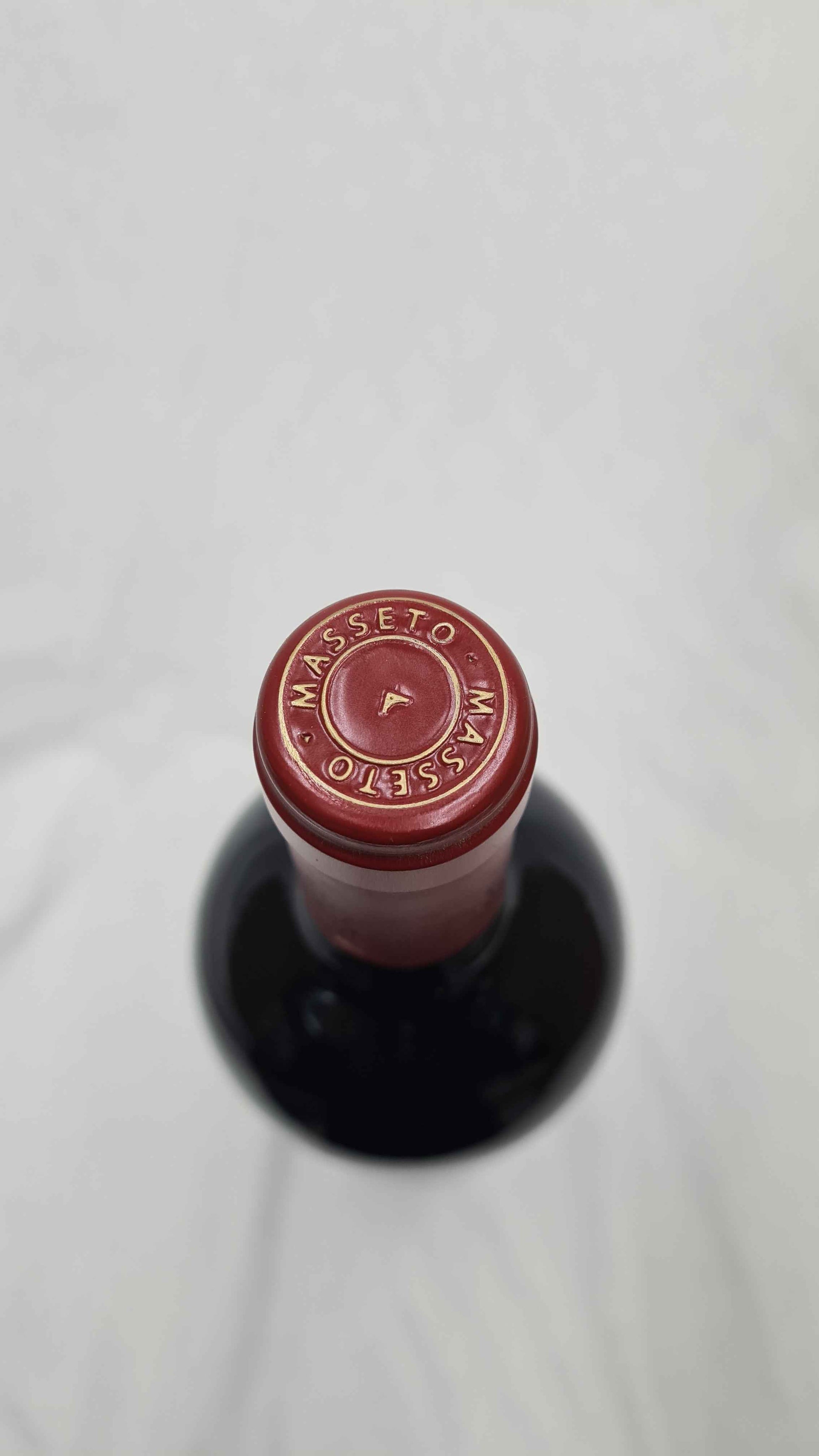 Bottiglia di vino ​Masseto 2004 Toscana IGT | Vino Rosso 100% Merlot