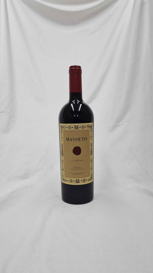 Bottiglia di vino ​Masseto 2006 Toscana IGT | Vino Rosso 100% Merlot